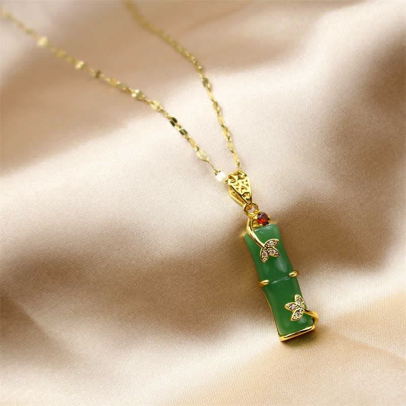 Collana con ciondolo di protezione dalla fortuna in bambù, giada bianca e giada ciano Buddha Stones