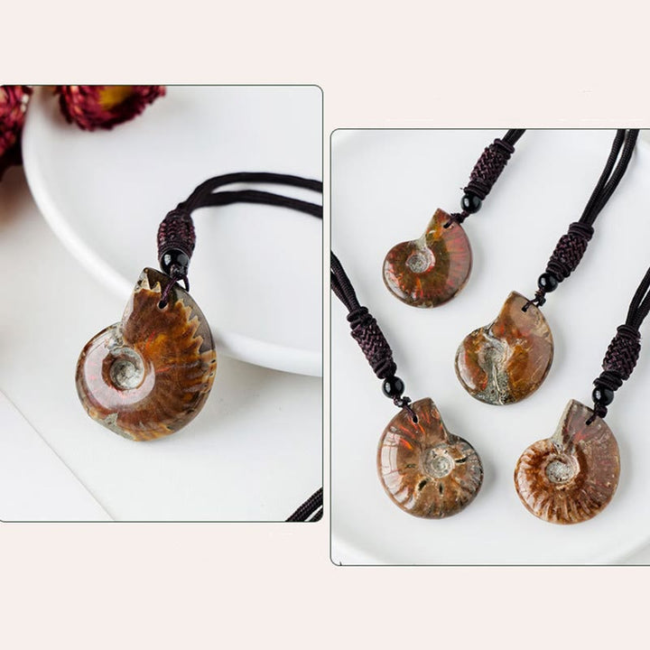Collana con ciondolo di guarigione di meditazione con motivo a lumaca fossile di ammonite naturale Buddha Stones