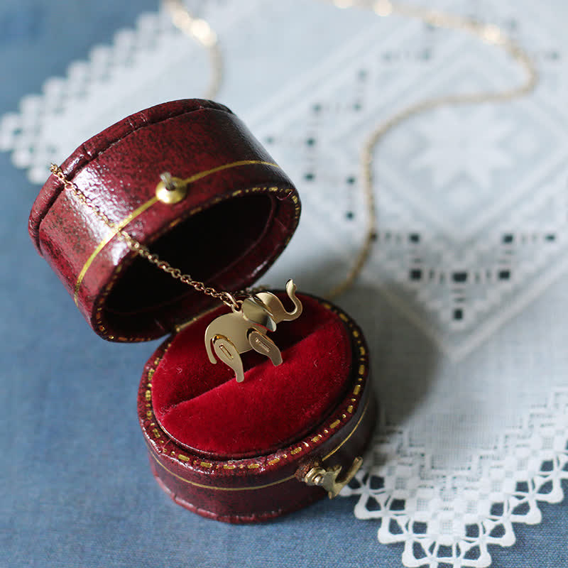 Collana con ciondolo a forma di elefante in titanio e acciaio con catena portafortuna