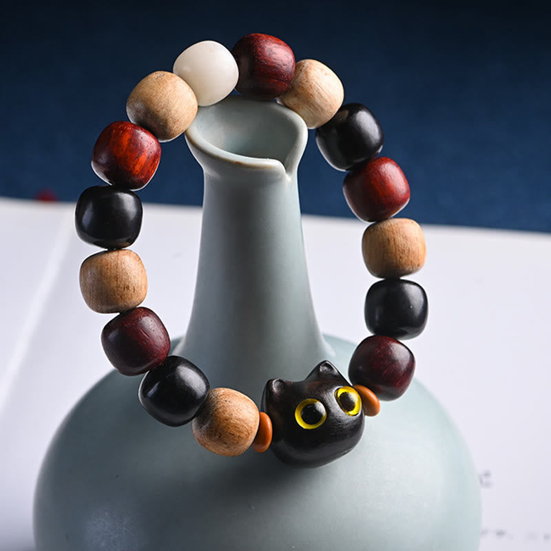 Braccialetto di protezione con incisione di gatto carino in legno di sandalo rosso e ebano con piccole foglie Buddha Stones - image 3
