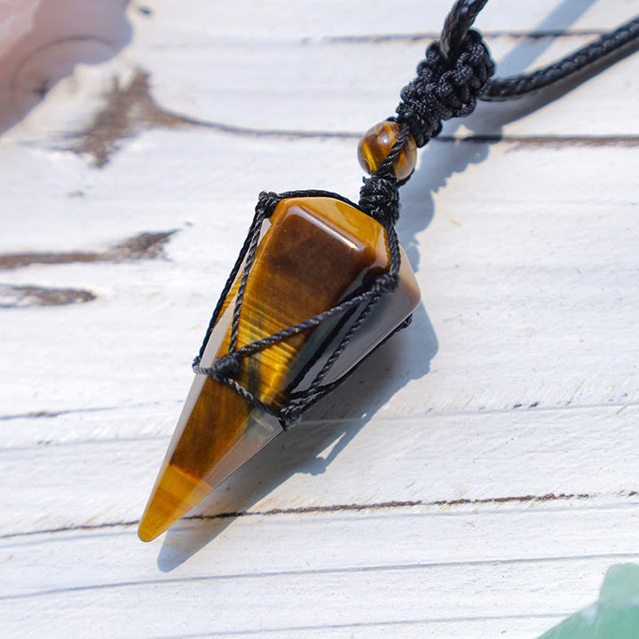 Collana con ciondolo a punta in pietra naturale Buddha Stones