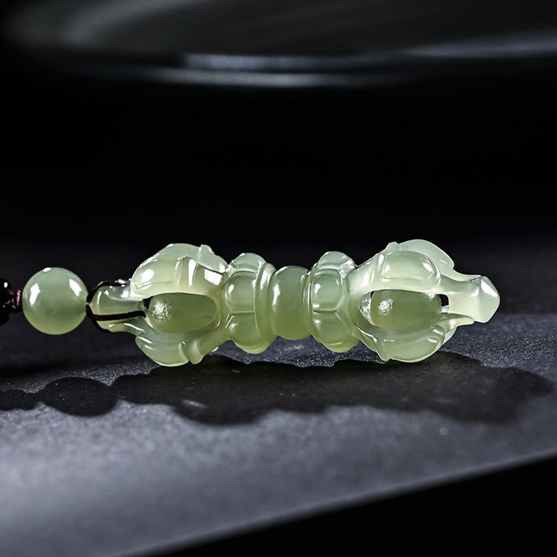 Collana con ciondolo di successo inciso Dorje Vajra in giada ciano naturale tibetana e giada bianca - image 3