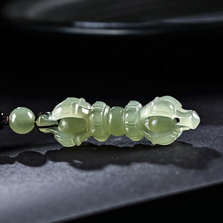 Collana con ciondolo di successo inciso Dorje Vajra in giada ciano naturale tibetana e giada bianca - image 3