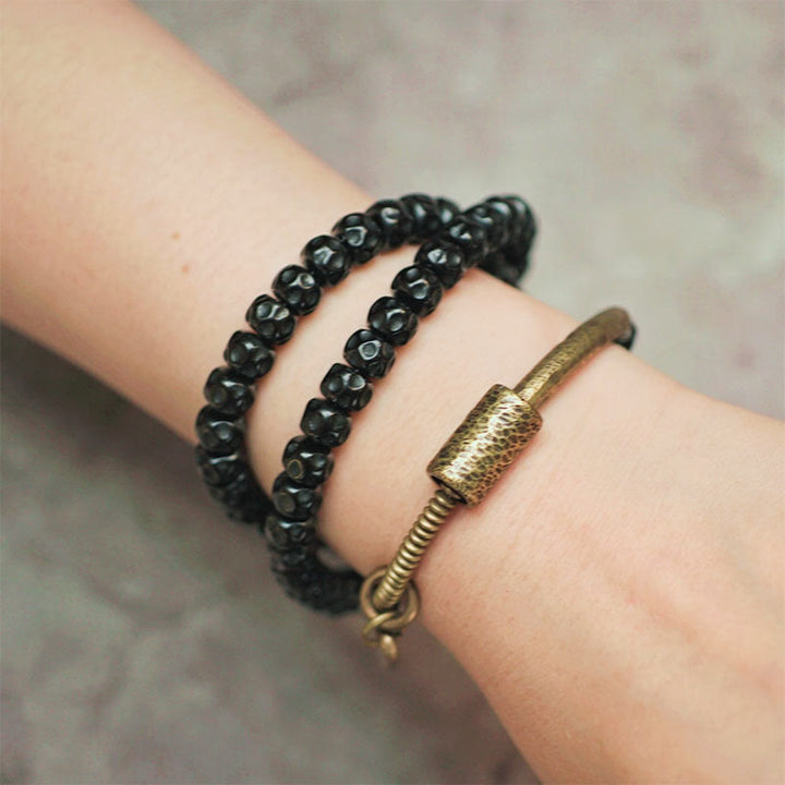 Bracciale triplo giro in ottone e rame con guscio di cocco retrò Buddha Stones - image 10