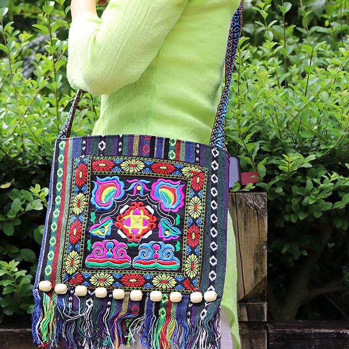 Borsa a tracolla in tela di camelia ricamata a mano tibetana