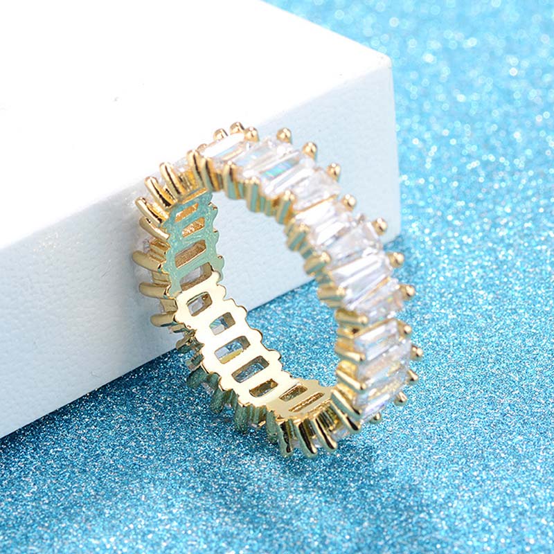 Anello di ricchezza in rame con motivo semplice
