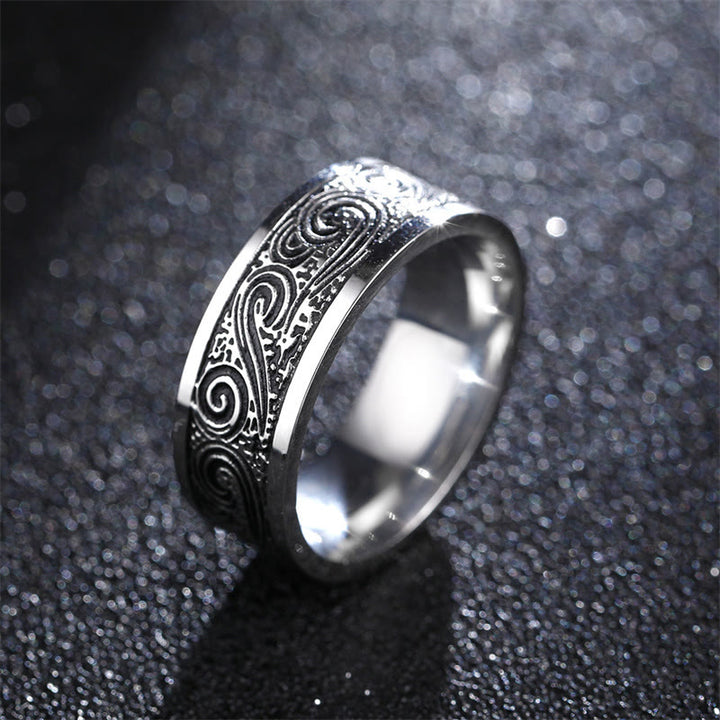 Anello in acciaio al titanio con motivo inciso a onde vintage e nuvole di buon auspicio - US14 - image 0