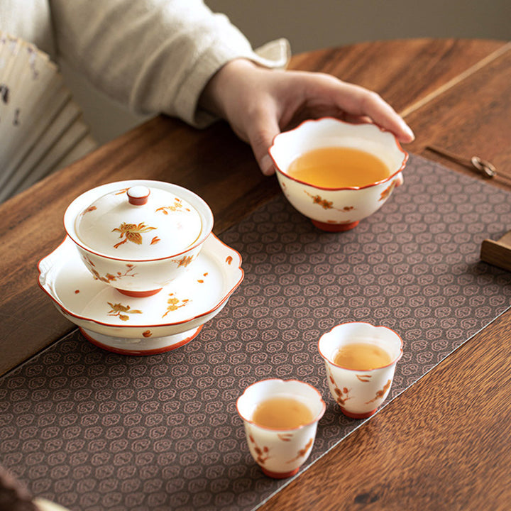 Buddha Stones Fiori di porcellana bianca Gaiwan in ceramica Sancai Tazza da tè Kung Fu Tazza da tè e piattino con coperchio