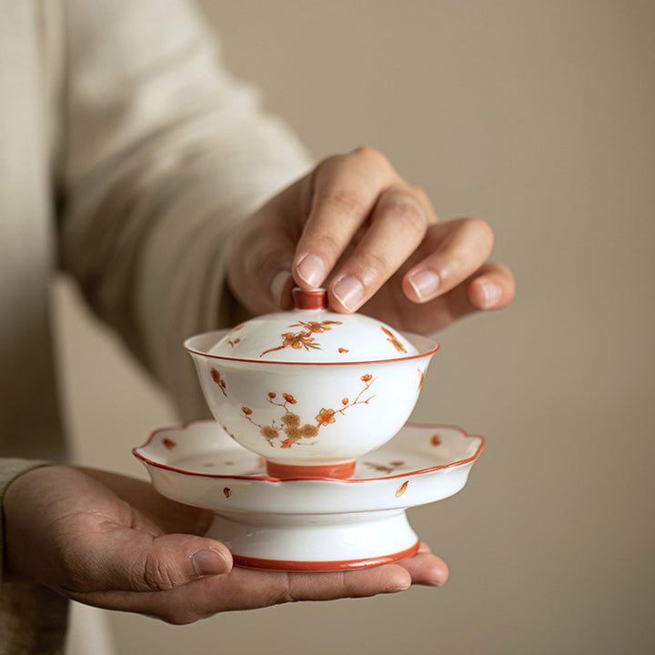Buddha Stones Fiori di porcellana bianca Gaiwan in ceramica Sancai Tazza da tè Kung Fu Tazza da tè e piattino con coperchio