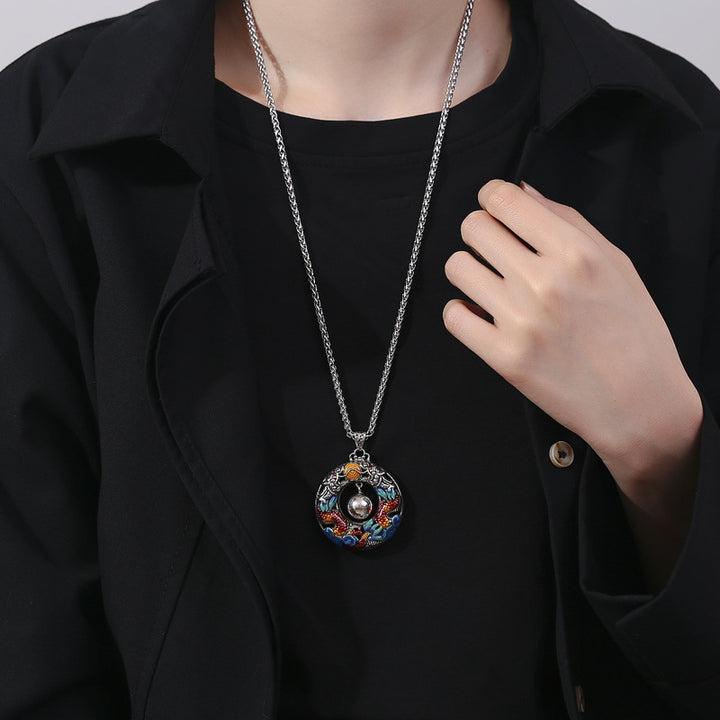 Buddha Stones Anno del Drago Draghi doppi colorati che giocano con perline Collana di protezione in rame con ciondolo