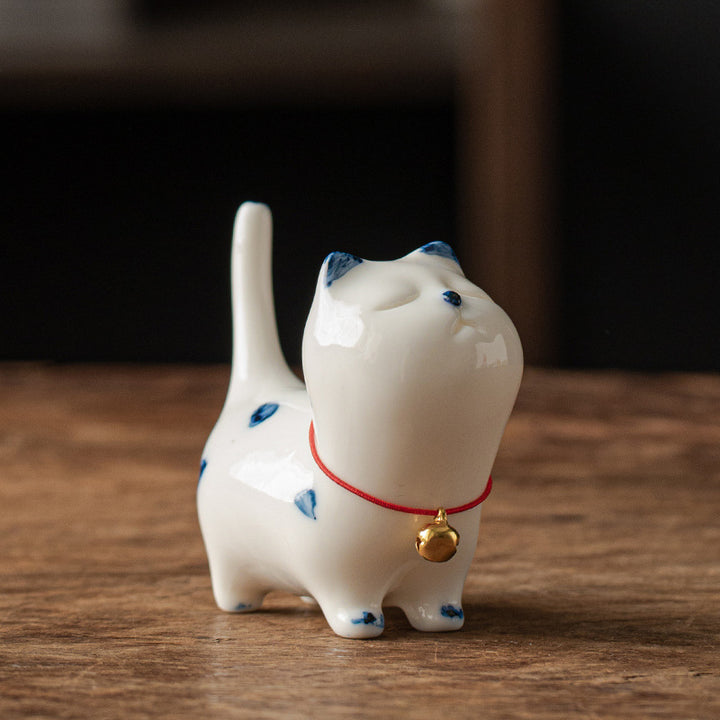Buddha Stones Mini Lucky White Cat Kitten Tea Pet Ceramica Casa Scrivania Figurina Decorazione - Gattino bianco (stile campana) 8,9 cm * 3,7 cm * 7,6 cm - image 0