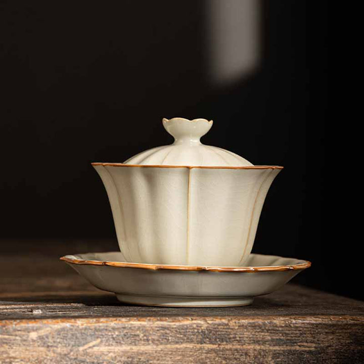 Buddha Stones Beige Plum Blossom Shape Peach Branch Ceramic Gaiwan Sancai Tazza da tè Kung Fu Tazza da tè con coperchio