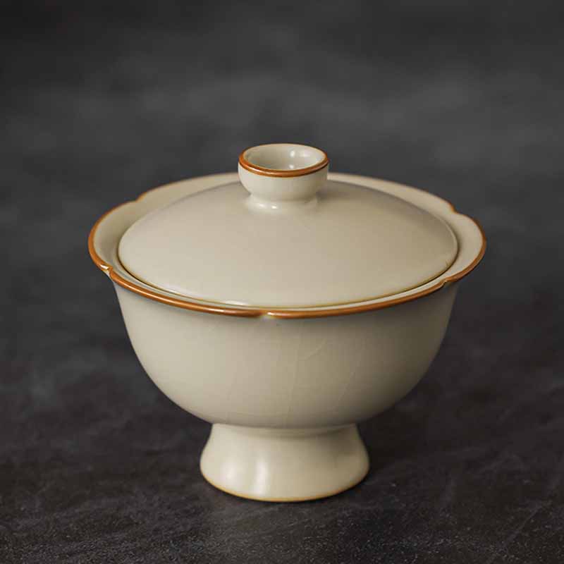 Buddha Stones Beige Plum Blossom Shape Peach Branch Ceramic Gaiwan Sancai Tazza da tè Kung Fu Tazza da tè con coperchio
