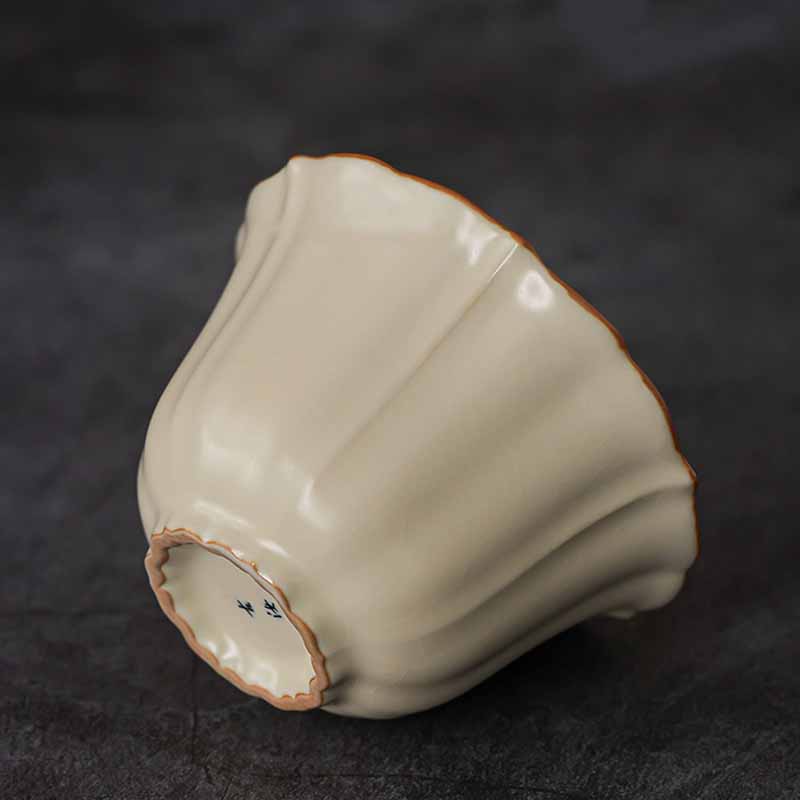 Buddha Stones Beige Plum Blossom Shape Peach Branch Ceramic Gaiwan Sancai Tazza da tè Kung Fu Tazza da tè con coperchio