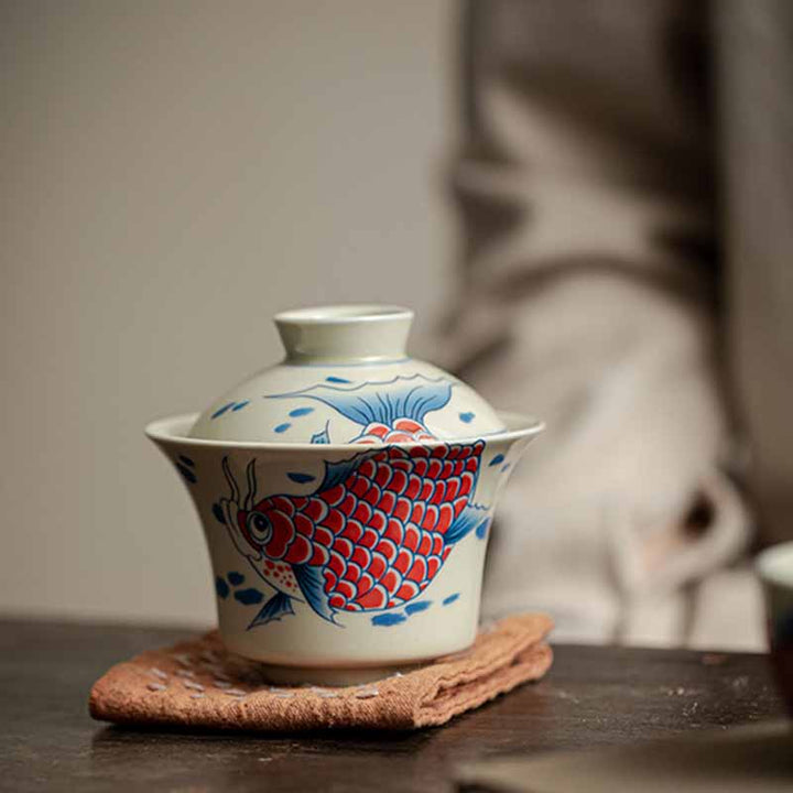 Buddha Stones Koi Fish Arowana Ceramica Gaiwan Sancai Tazza da tè Kung Fu Tazza da tè con coperchio 130ml