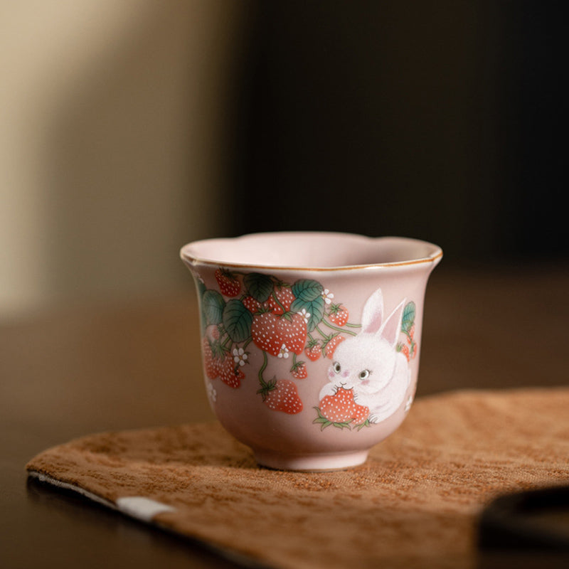 Buddha Stones Carino Fragola Coniglio Fiore Tazza da tè in ceramica Kung Fu Tazza da tè 55ml