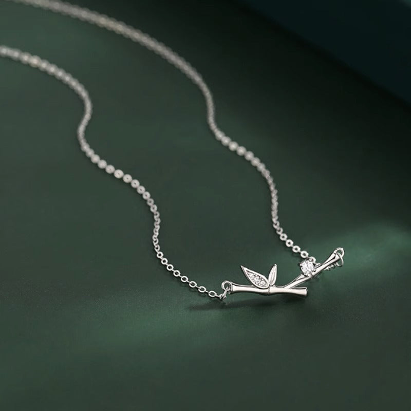 Collana con ciondolo Buddha Stones Bamboo Leaf Design Rame Zircone Ricchezza