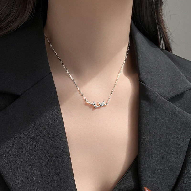 Collana con ciondolo Buddha Stones Bamboo Leaf Design Rame Zircone Ricchezza