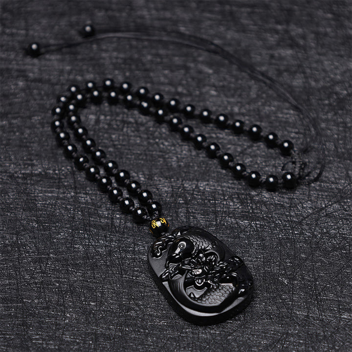 Buddha Stones Collana con ciondolo di perline di forza di loto di pesce koi di ossidiana nera naturale
