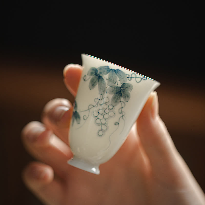 Buddha Stones Piccola tazza da tè in ceramica dipinta a mano con uva Tazza da tè Kung Fu 30 ml