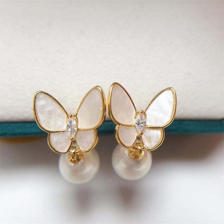 Orecchini a bottone con farfalla e perle in rame placcato oro 18K, con perline in argento sterling 925 e Buddha Stones