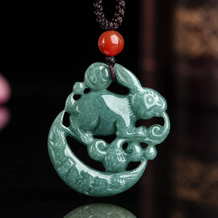 Collana con ciondolo a forma di mezzaluna di giada della fortuna dell'anno del coniglio