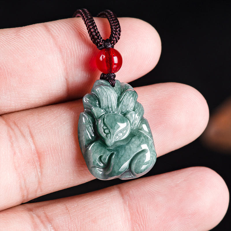 Buddha Stones Natural Green Jade Volpe a nove code Collana con ciondolo della prosperità incisa