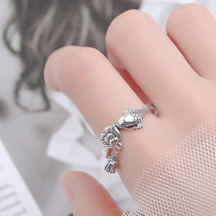 Anello di successo con fiore di loto e pesce koi in argento sterling 925 Buddha Stones - image 6