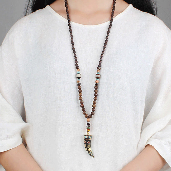 Buddha Stones Tibet Wenge Legno Om Mani Padme Hum Simbolo OM Mantra Corno Modello Protezione Collana Pendente - image 4