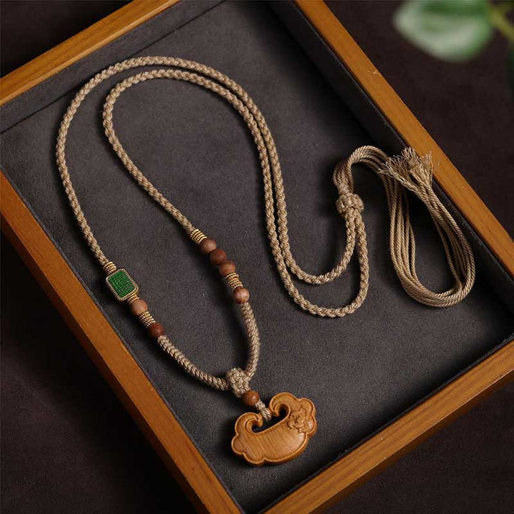 Collana Buddha Stones ciondolo in legno di sandalo tibetano e ciondolo con lucchetto cinese