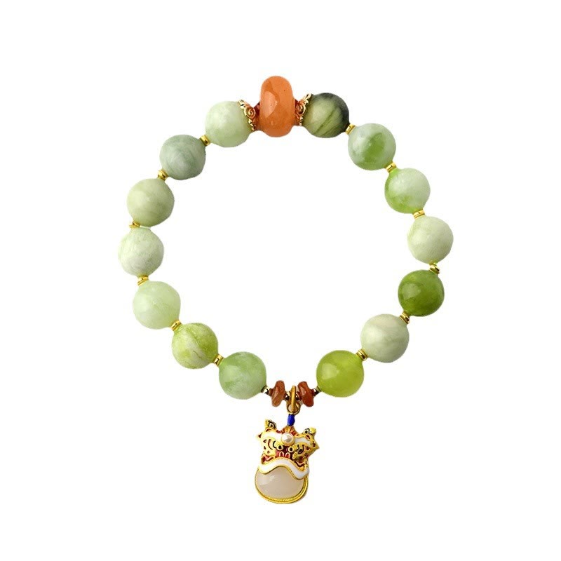 Braccialetto di fortuna e prosperità con ciondolo leone danzante in giada naturale Buddha Stones