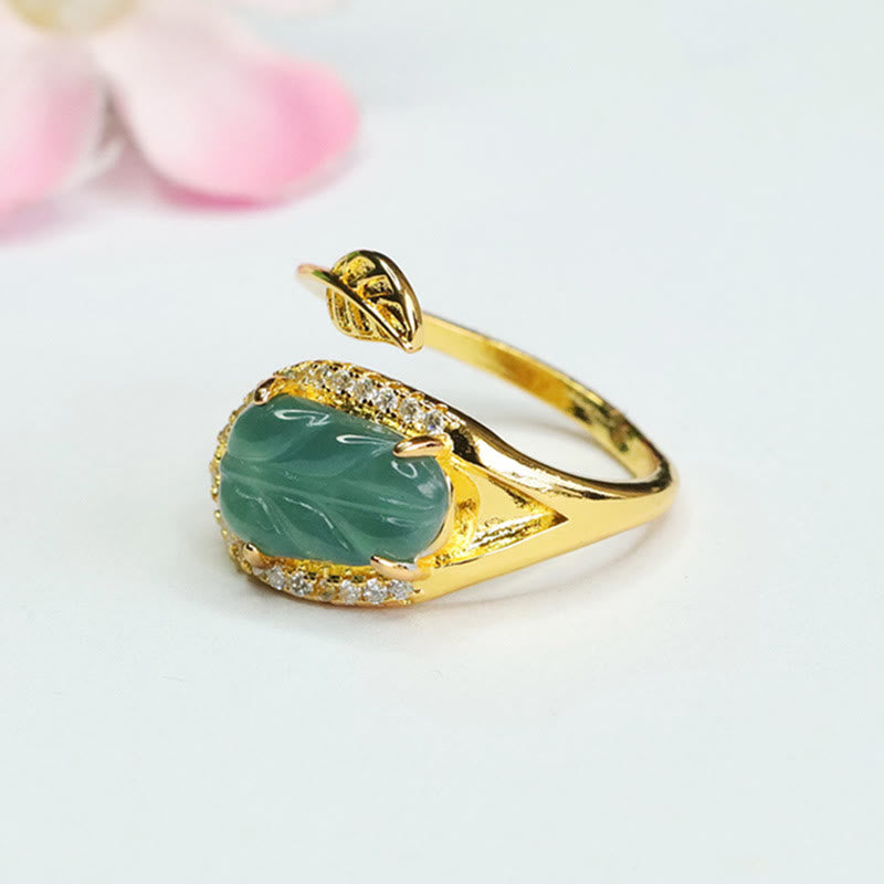 Anello regolabile Buddha Stones placcato oro foglia di giada naturale prosperità