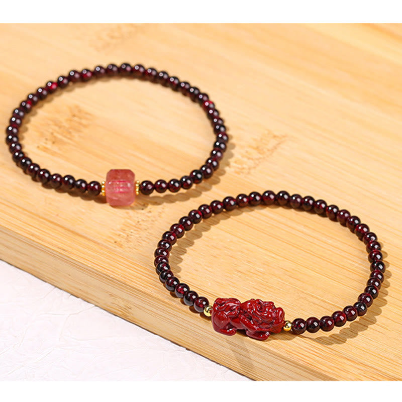 Braccialetto di protezione con perline quadrate in quarzo fragola, granato, cinabro , Buddha Stones