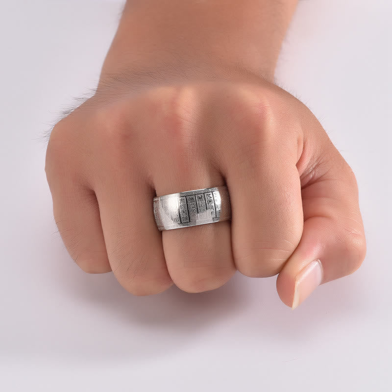 Anello in acciaio al titanio con motivo inciso Buddha Stones caratteri cinesi