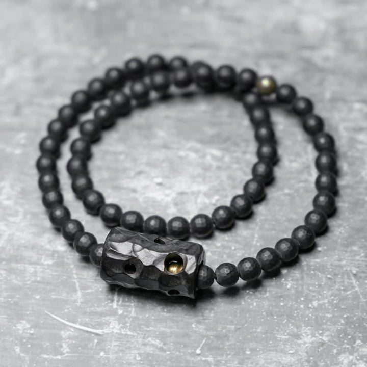 Braccialetto di protezione a doppio giro in onice nero ebano con superficie tagliata smerigliata Buddha Stones