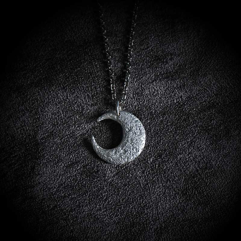 Collana con ciondolo a forma di luna in argento sterling 999 Buddha Stones - image 1