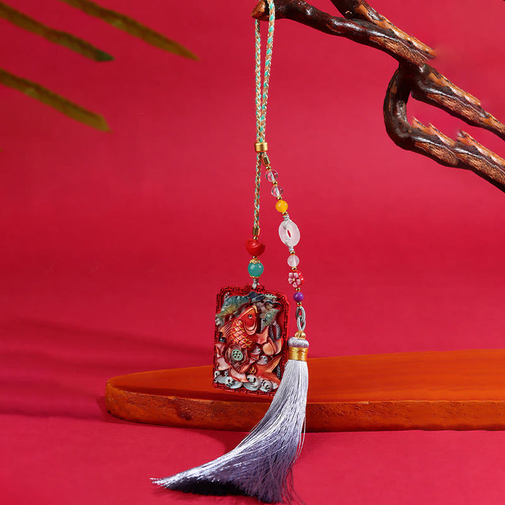 Buddha Stones Cinabro naturale Pesce Koi Loto Design Benedizione Fibbia della pace Decorazione da appendere all'auto