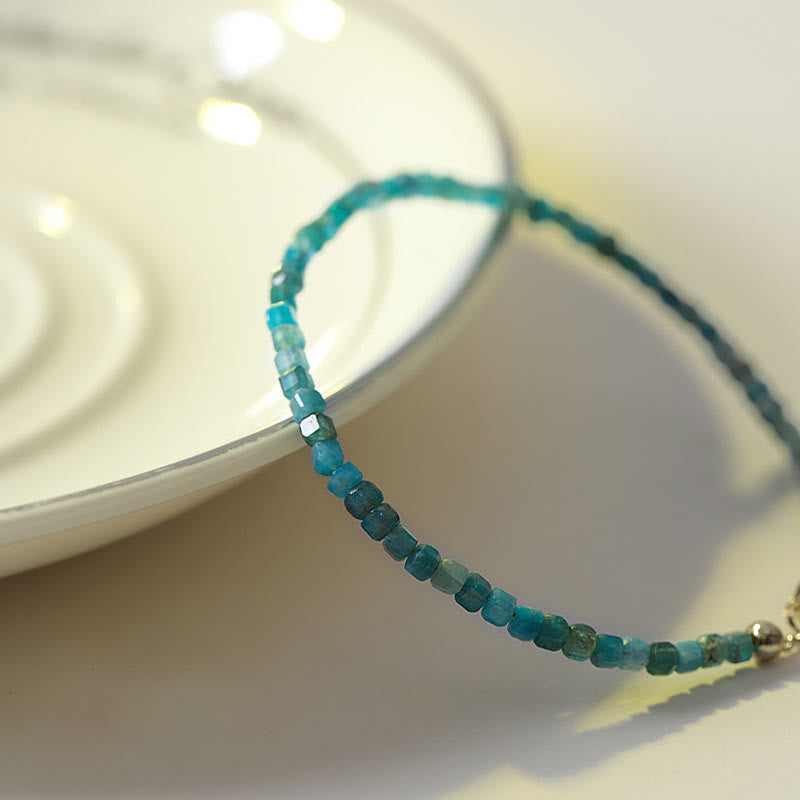 Braccialetto motivazionale a forma di cuore in rame placcato oro 14k con perline ultrasottili in apatite da 2,5 mm di Buddha Stone