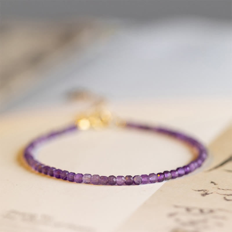 Bracciale Buddha Stones 2,5 mm Ametista naturale Perline ultrasottili Rame placcato oro 14k Inner Peace