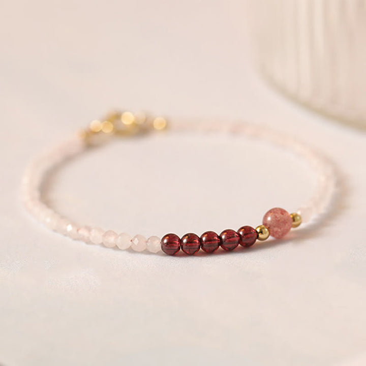 Braccialetto energetico curativo con perline ultrasottili in quarzo rosa, granato e quarzo fragola Buddha Stones da 2 mm