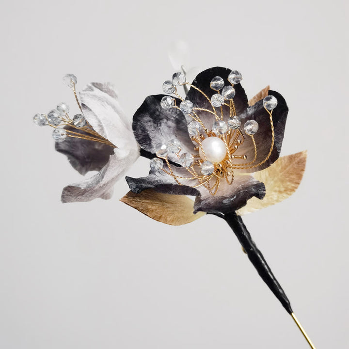 Spilla con foglie di fiori di seta di gelso fatti a mano in velluto Buddha Stones