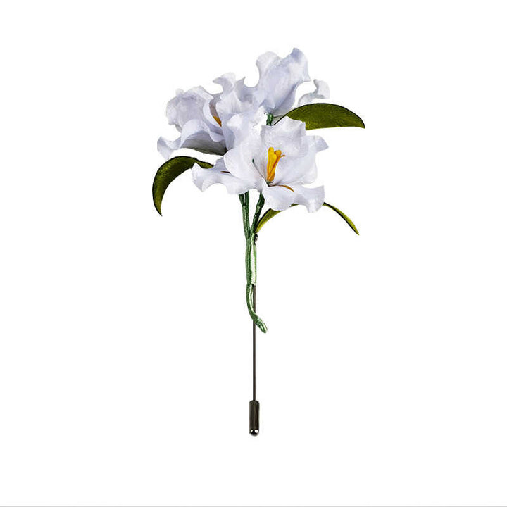 Spilla a forma di fiore di iris bianco in seta di gelso con Buddha Stones, realizzata a mano