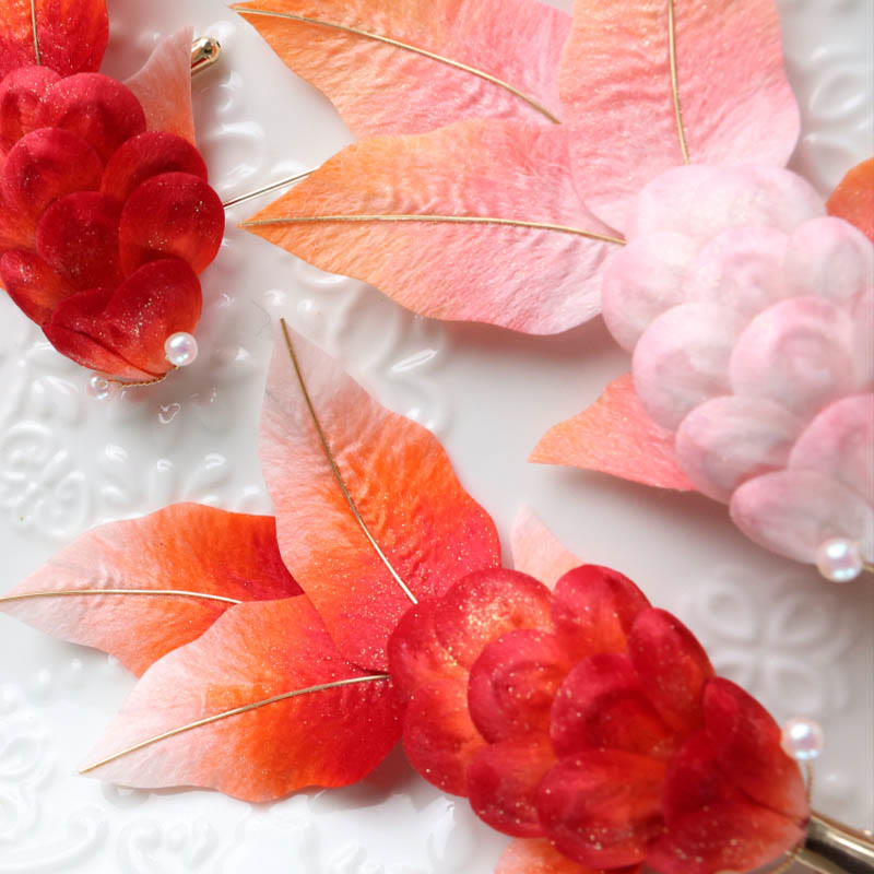 Spilla per capelli con foglie di pesce koi rosso in seta di gelso, fatta a mano, con Buddha Stones , Yangzhou, fiore di velluto