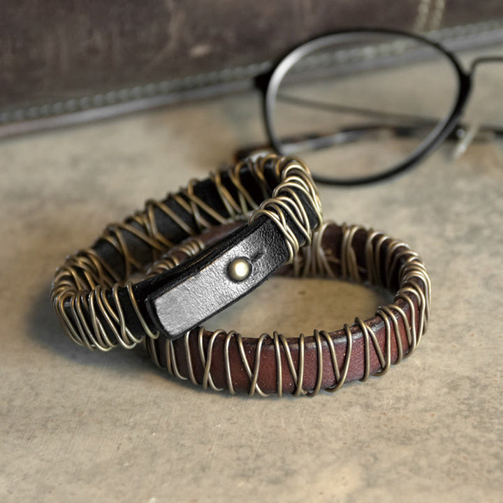 Braccialetto di bilanciamento in ottone e rame con Buddha Stones in pelle vintage