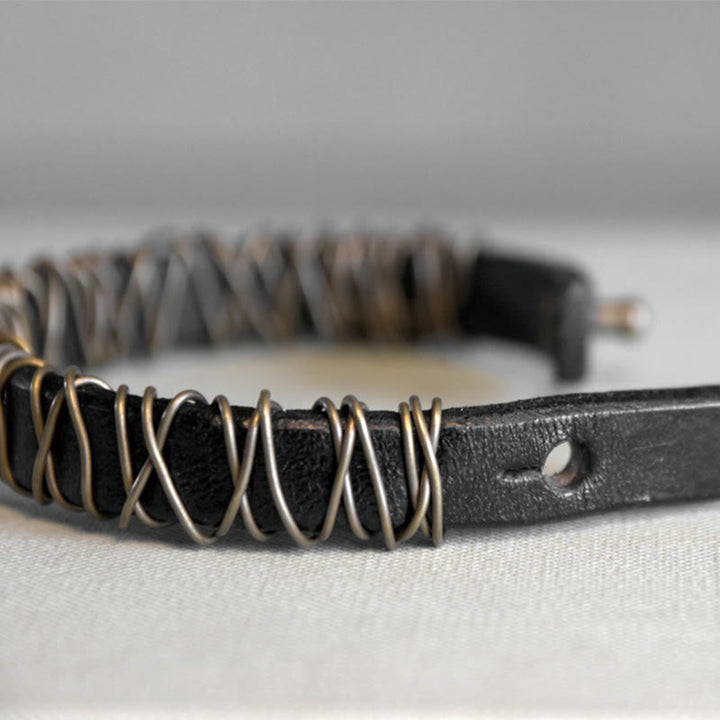 Braccialetto di bilanciamento in ottone e rame con Buddha Stones in pelle vintage