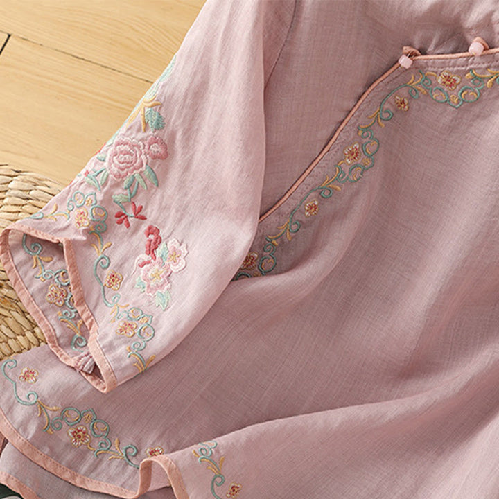 Camicia casual in cotone e lino con maniche a tre quarti e colletto alto con fiori ricamati da donna Buddha Stones - image 6
