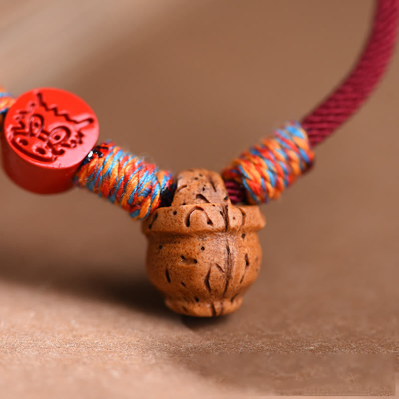 Braccialetto della fortuna fatto a mano con Buddha Stones, zodiaco cinese, filo rosso, nocciolo di pesca, cinabro