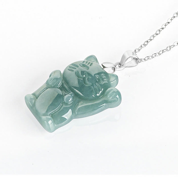 Collana con ciondolo in acciaio al titanio e gatto portafortuna in giada naturale Buddha Stones - image 3