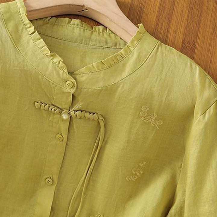 Camicia da donna in cotone con maniche a tre quarti, motivo Buddha Stones, fiori ricamati e bottoni - image 3
