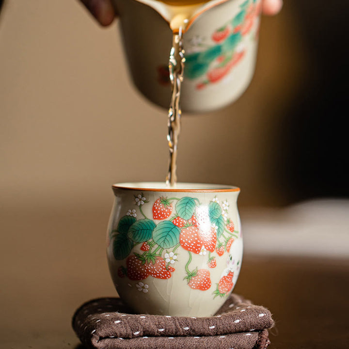 Tazza da tè Kung Fu con coniglio e fragola Buddha Stones, piccola, 90 ml, con scatola regalo